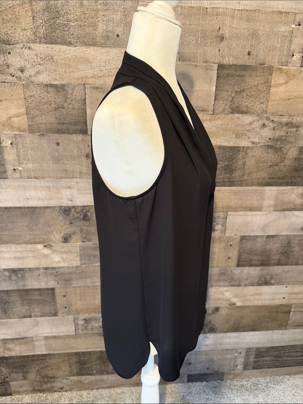 Vince Camuto Sheer Sleeveless Top Size S - Picture 3 of 14